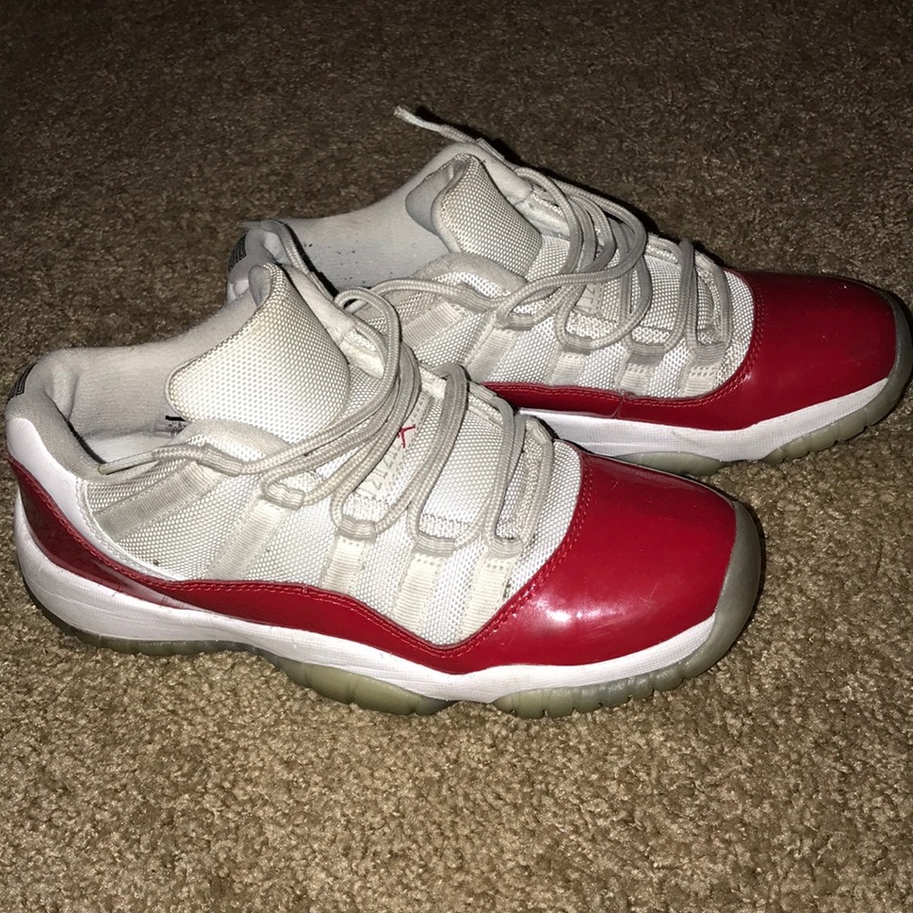 Air Jordan Reto 11 'Cherry'